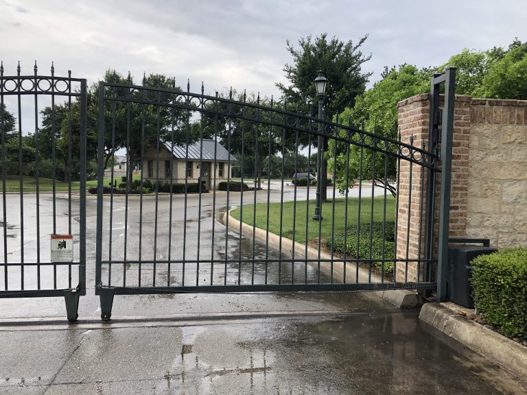 Gates 002