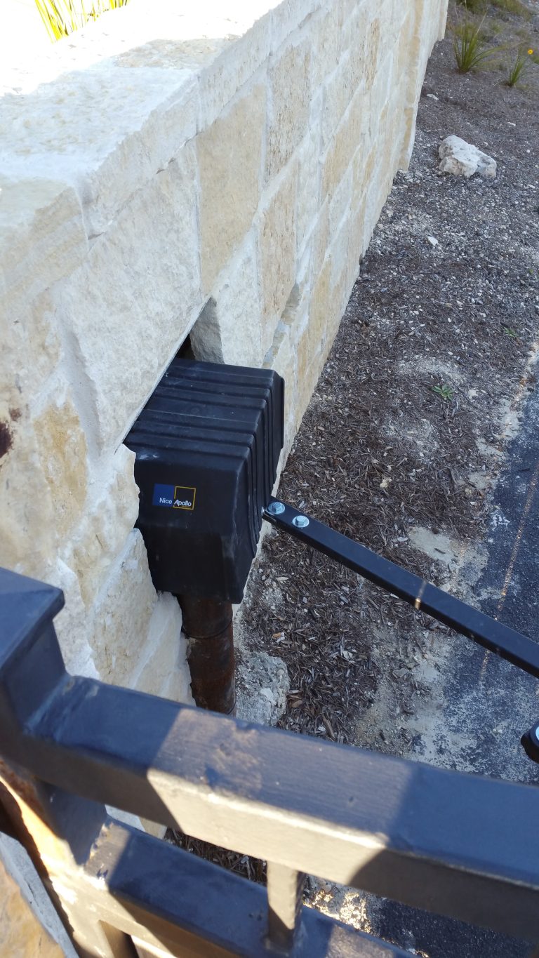 Gates 008