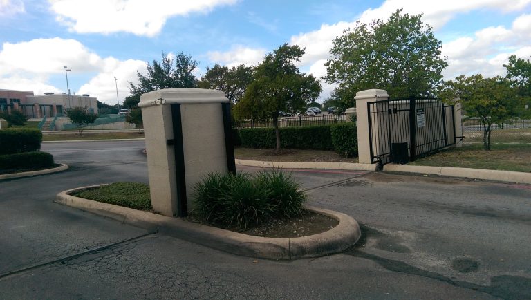 Gates 011