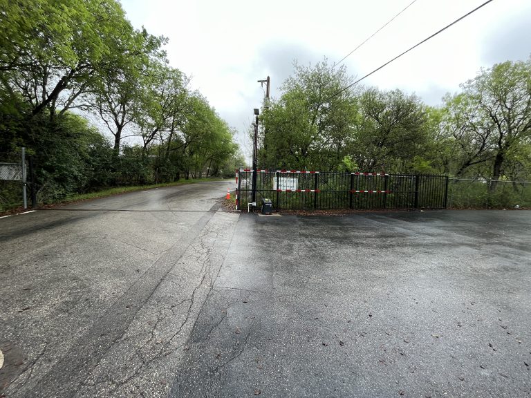 Gates 025