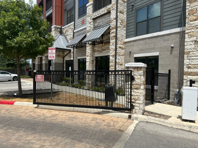 Gates 030