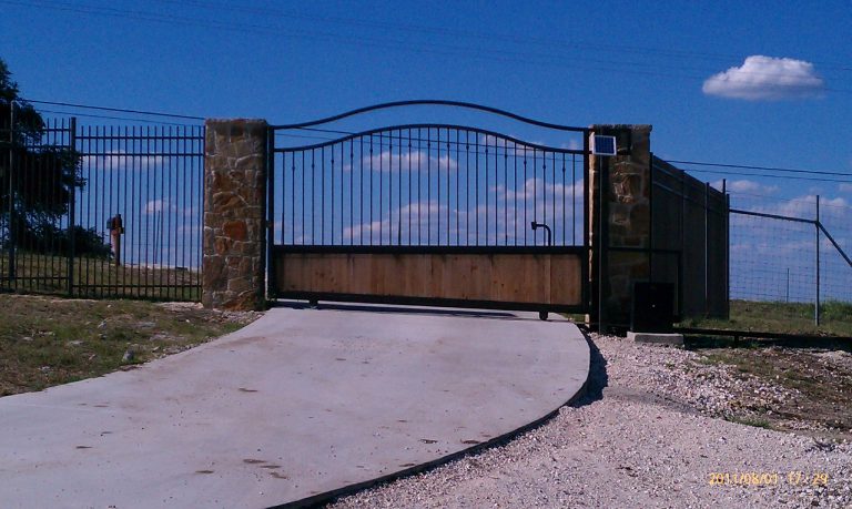 Gates 044