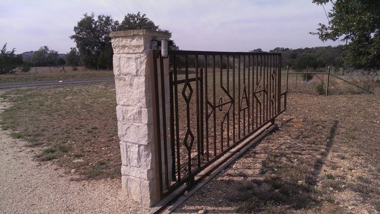 Gates 045