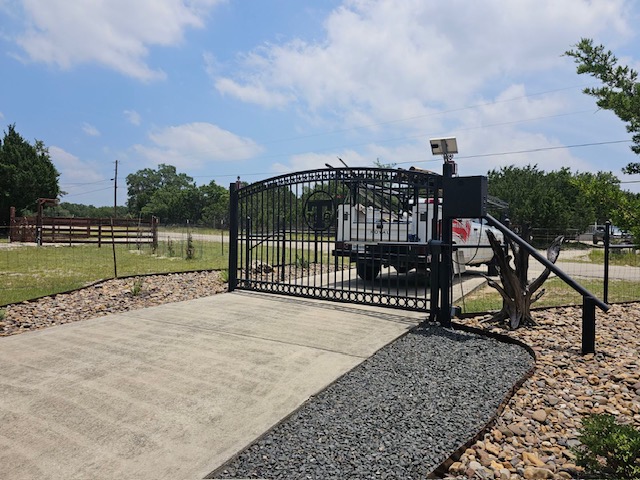 Gates 049