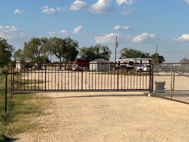 Gates 058