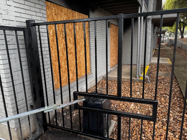 Gates 068